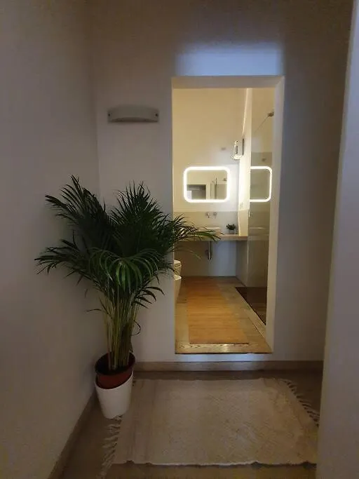 Daisy Apartment - City Center La Spezia 0*,